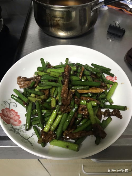 家常风味二重奏 红烧茄子与蒜苔炒肉的完美配搭